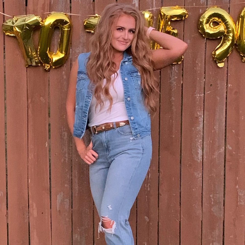 Meet your Posher, Adalie